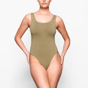New - SKIMS - Bodysuit- Soft Smoothing - Army Green - Medium - New - Sold out